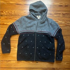 Woolrich Gray and Black Zip-Up Sweater